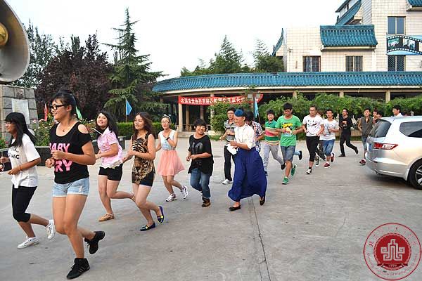 律动的校园 青春激荡