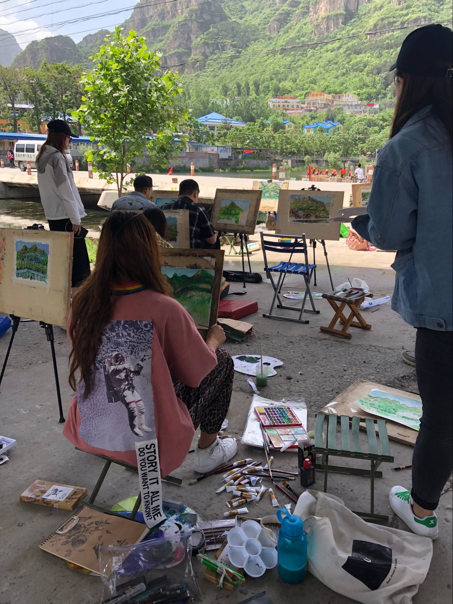 我院艺术设计系学生到北京十渡景区户外写生 我院艺术设计系学生到北京十渡景区户外写生